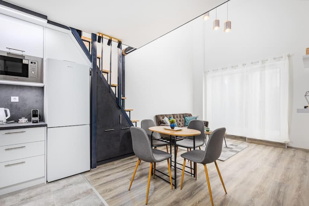 Venus Apartments - Westside Residence — Photos 3